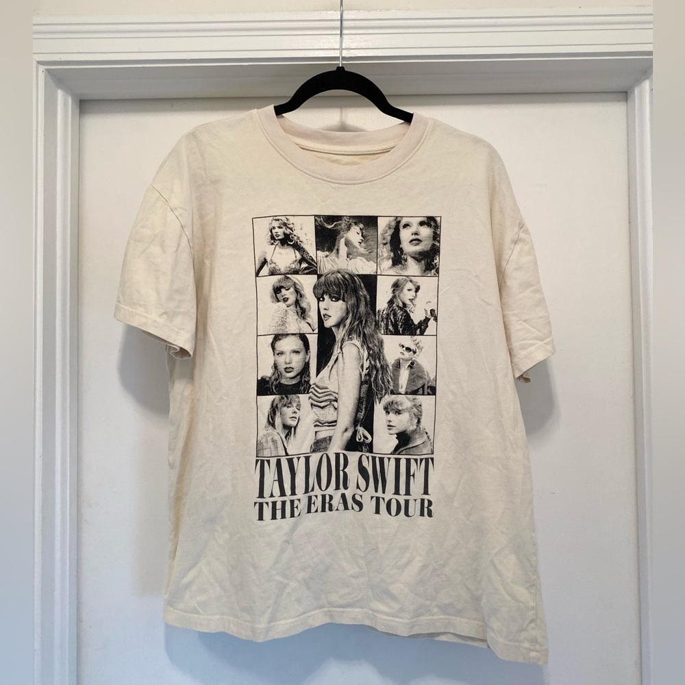 Taylor Swift The Eras Tour T-Shirt Womens size large Merch Band Tee Music